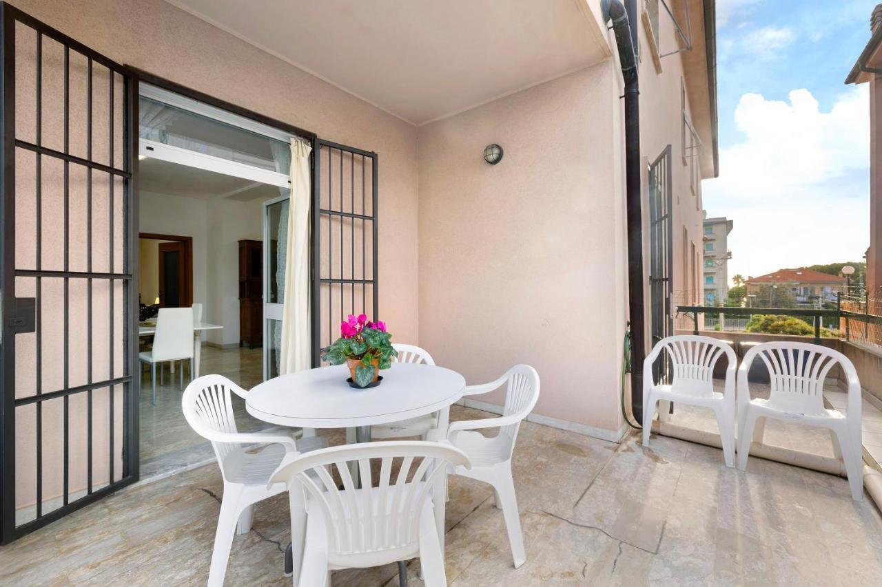 Apartament Casa Rosa Loano Zewnętrze zdjęcie